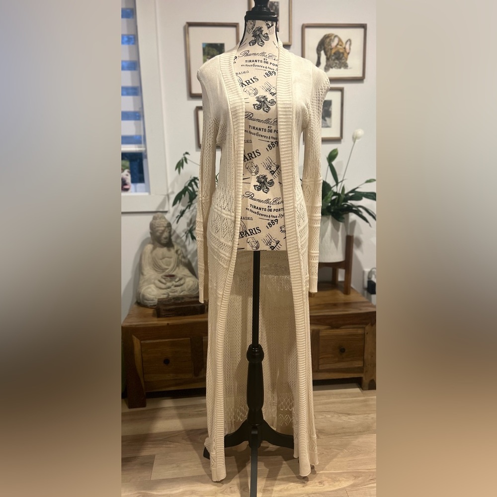 Bellini long cream cardigan in medium.